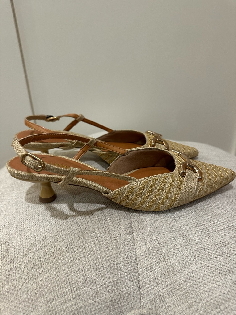 Bruno Menegatti sz 9 raffia slingback kitten heel with gold buckle